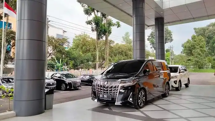 Sewa Alphard Purwokerto layanan VIP untuk tamu bisnis dan pejabat oleh BAG Transport.