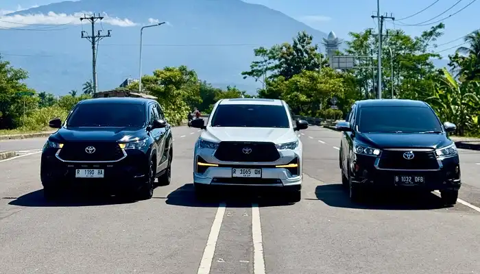 Unit Toyota Innova Zenix terbaru untuk layanan sewa mobil lepas kunci di Purwokerto dan Baturraden.